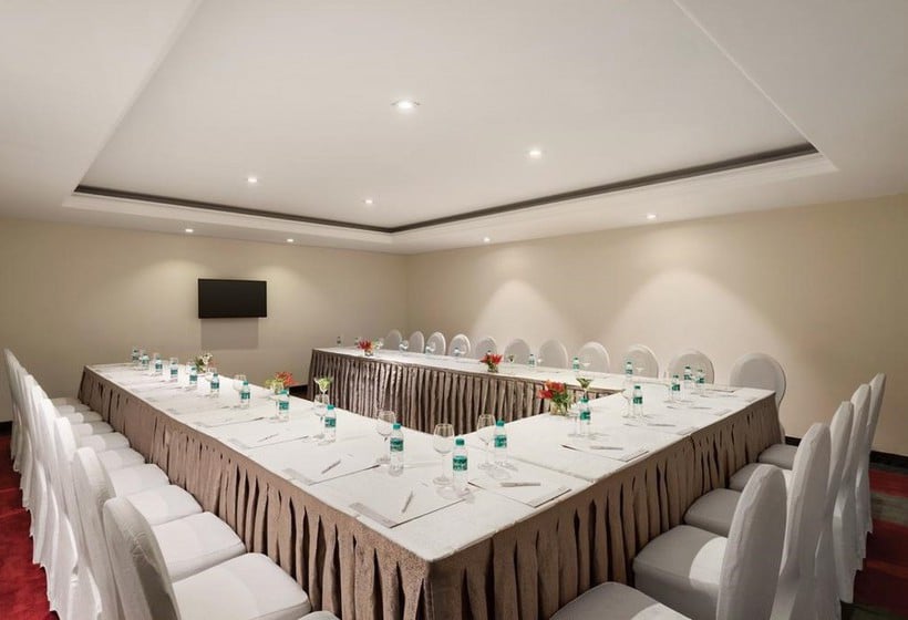 Hotel Ramada Plaza Agra 6