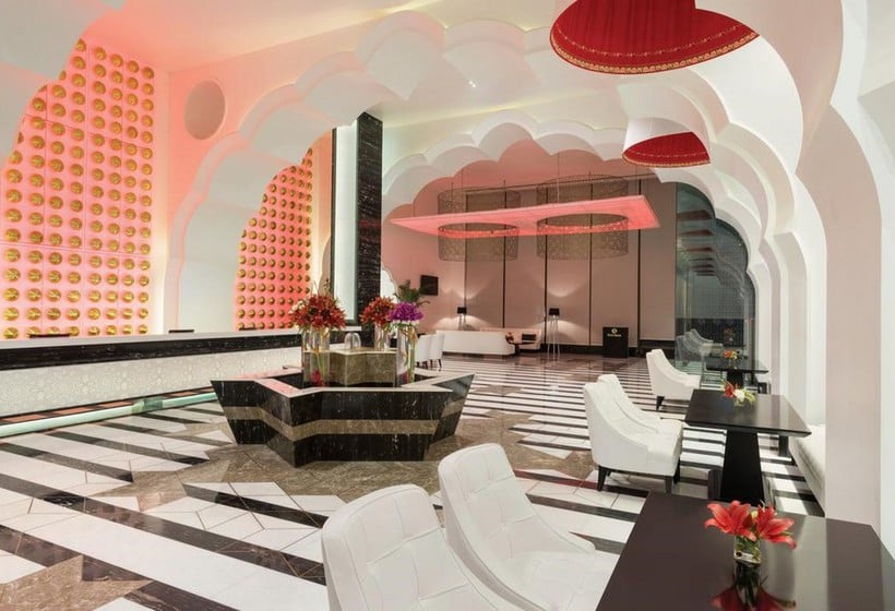 Hotel Ramada Plaza Agra 8