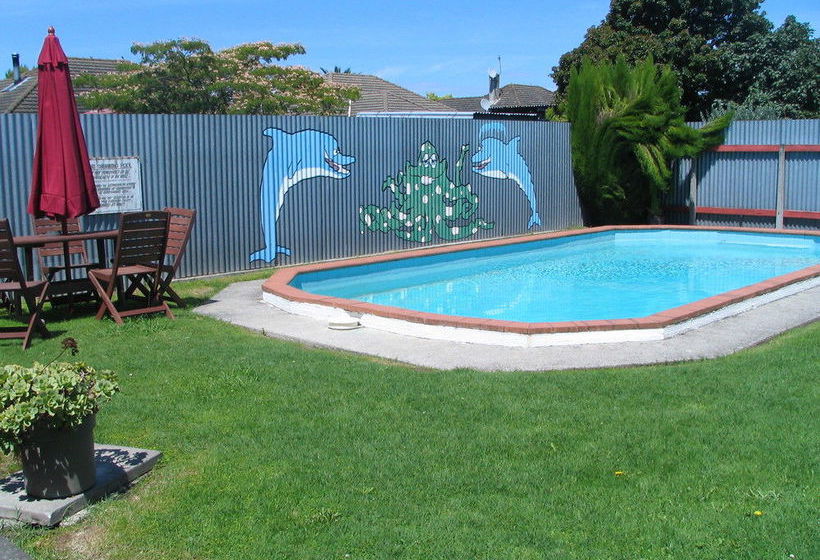 Frimley Lodge Motel 1