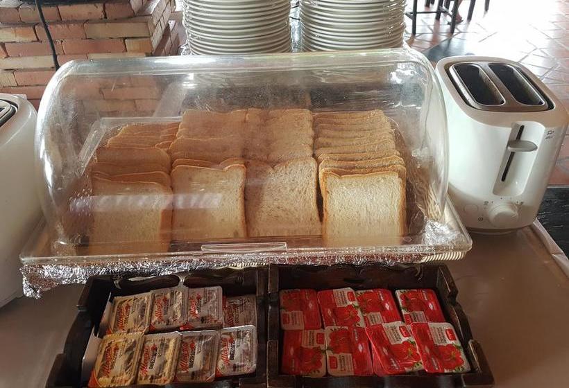 Hotel Sea Breeze Resort 3