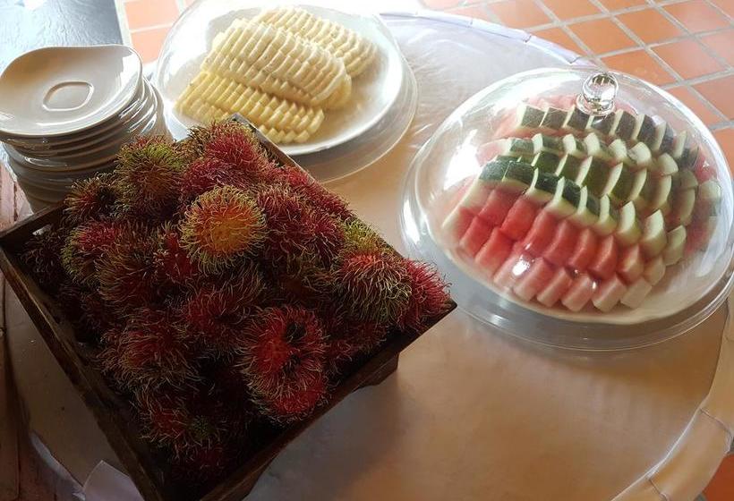 Hotel Sea Breeze Resort 4