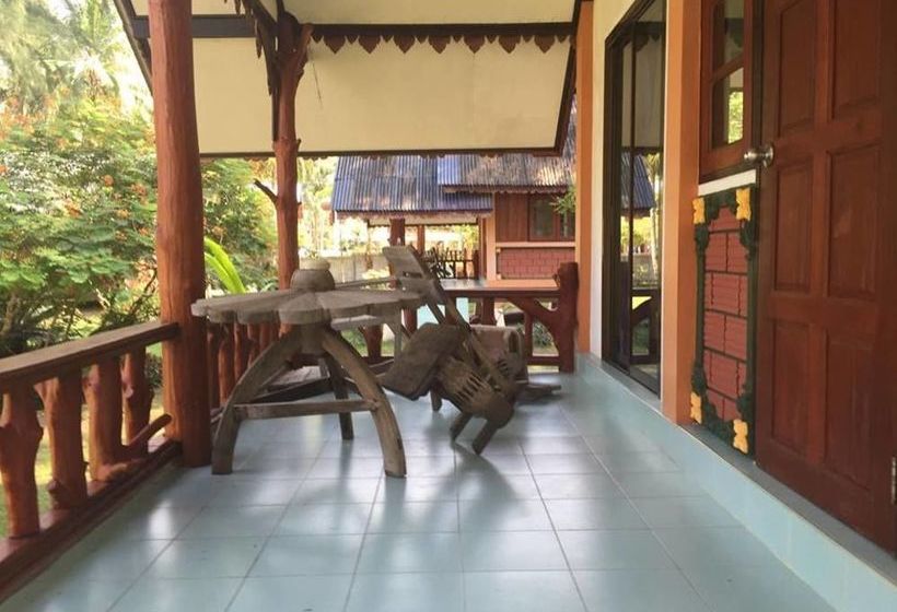 Hotel Chaloklum Bay Resort 11