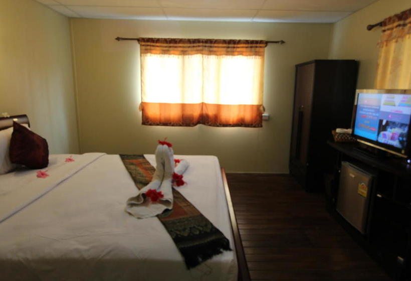 Hotel Phi Phi Ba Kao Bay Resort 10