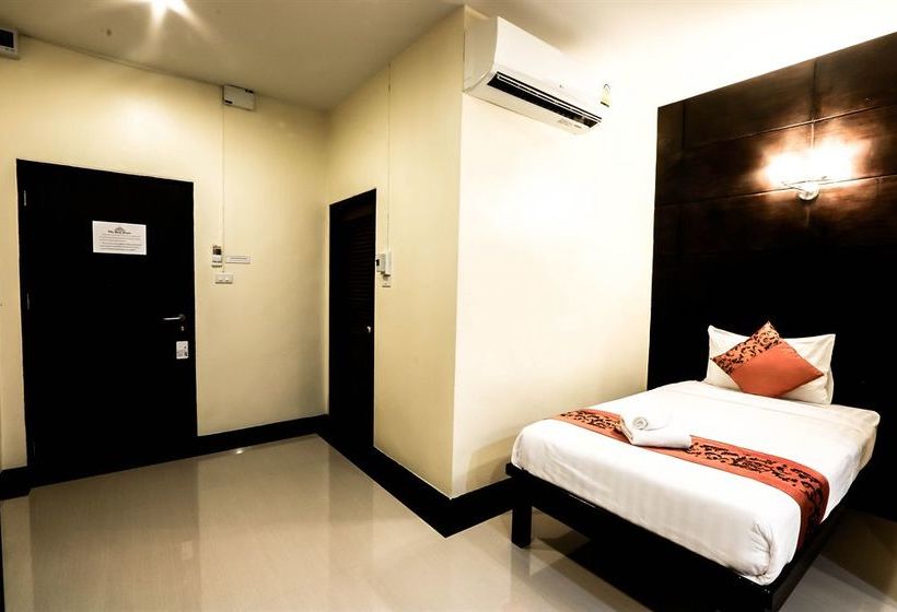 Hotel The Rich House 12