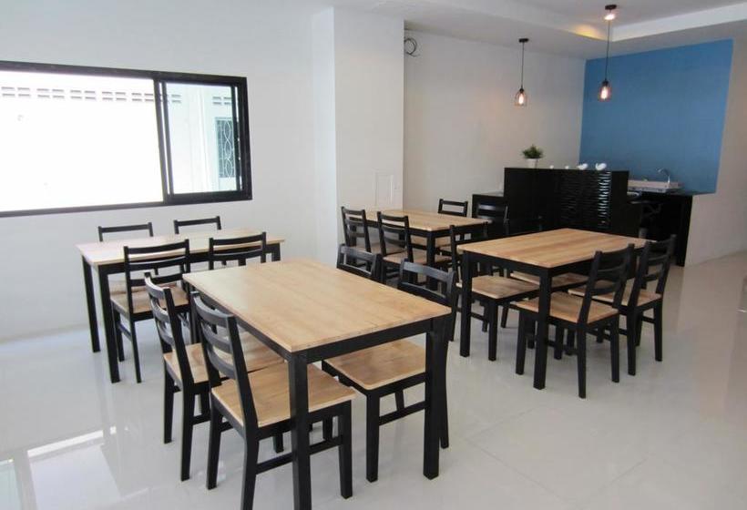 Hotel Sleep Whale Express 17