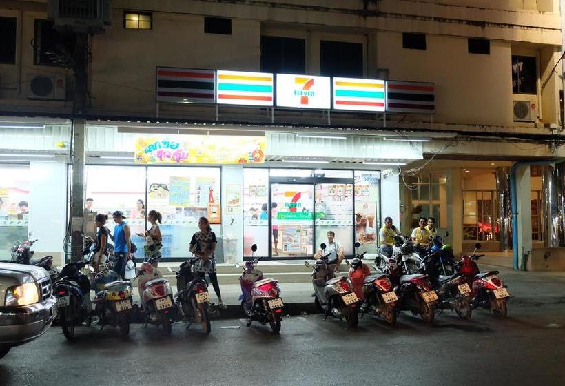 Hotel Sleep Whale Express 4