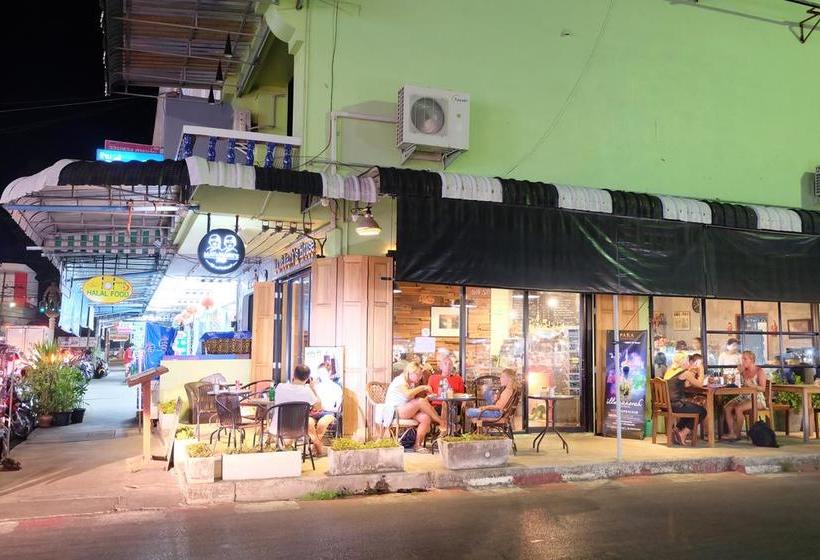 Hotel Sleep Whale Express 5