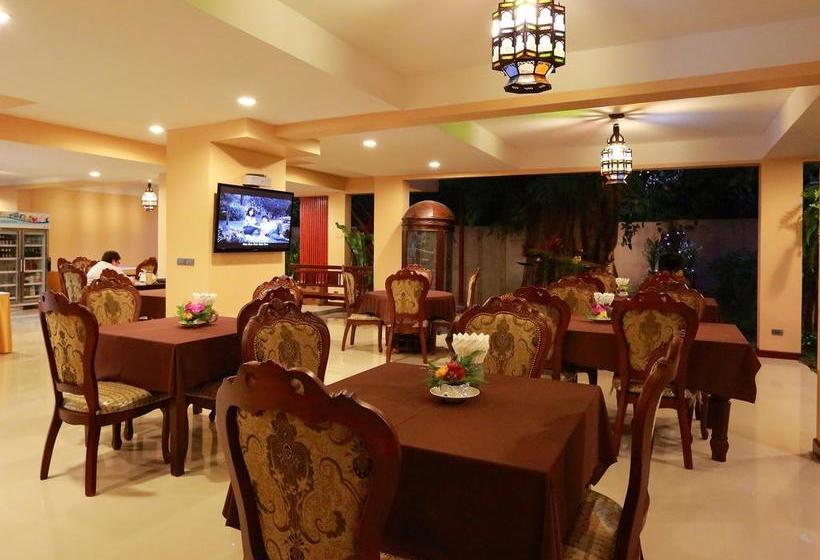 Hotel At Chiang Mai 10