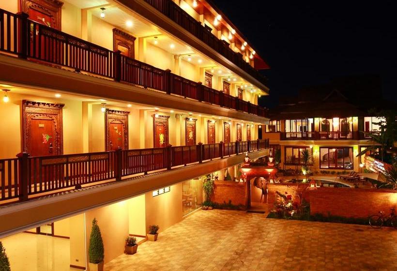 Hotel At Chiang Mai 11
