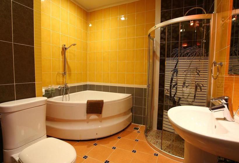 Hotel At Chiang Mai 3