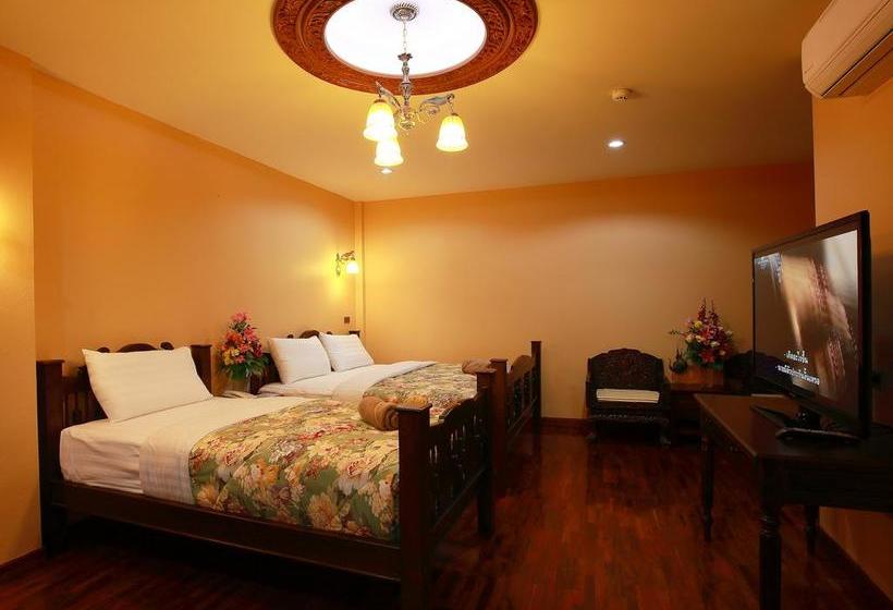 Hotel At Chiang Mai 7