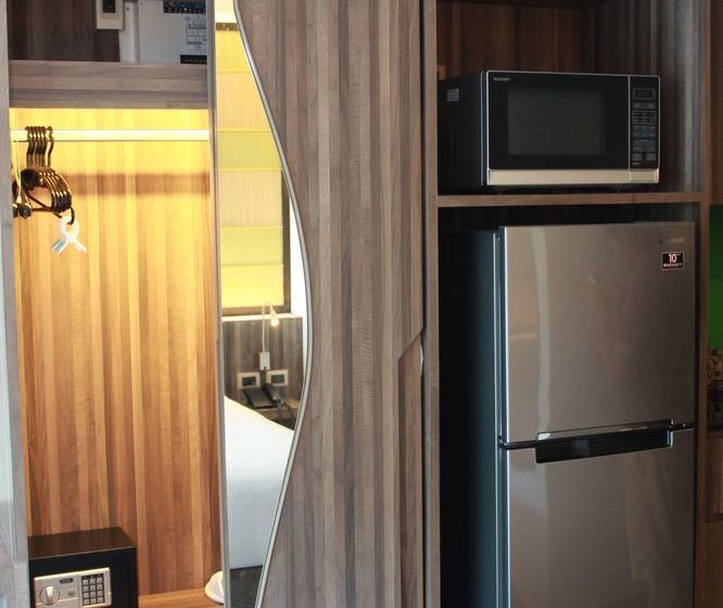 Hotel The Beach By Glitter House 11