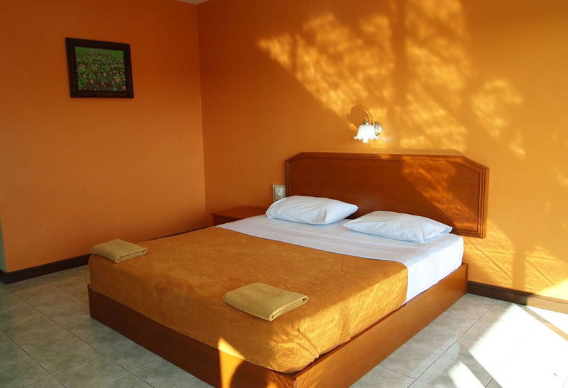 Hotel Karon Village 4