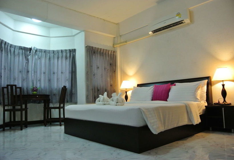 Hotel Karon Sunshine Guesthouse & Bar 12