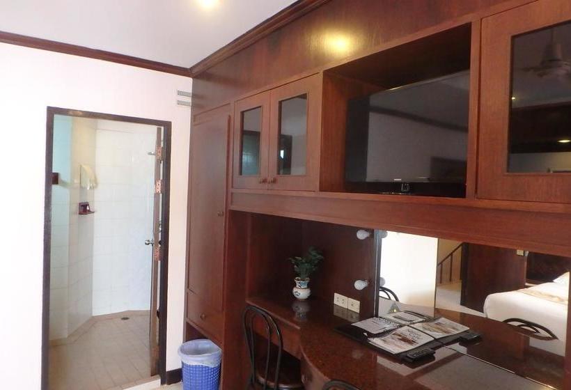 Hotel Karon Café Inn 9