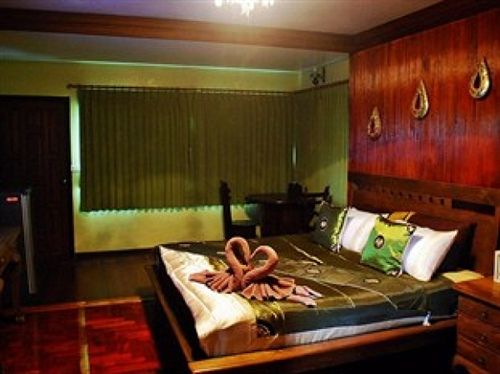 Hotel Baan Fern Talay 8