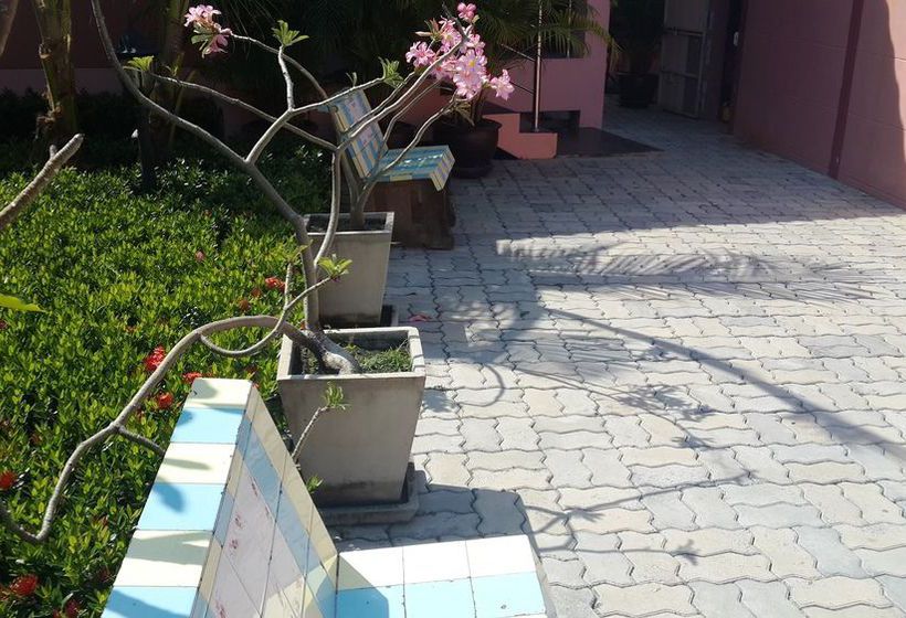 Hotel The New Villa 19