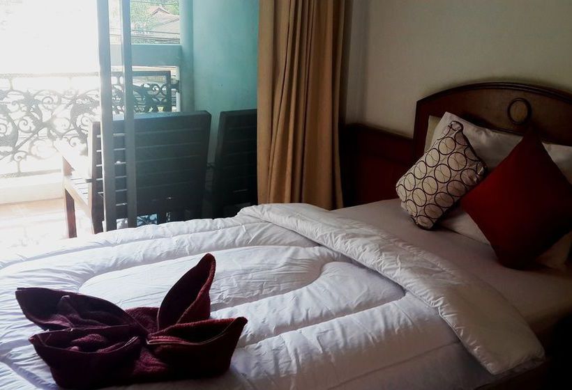 Hotel The New Villa 8