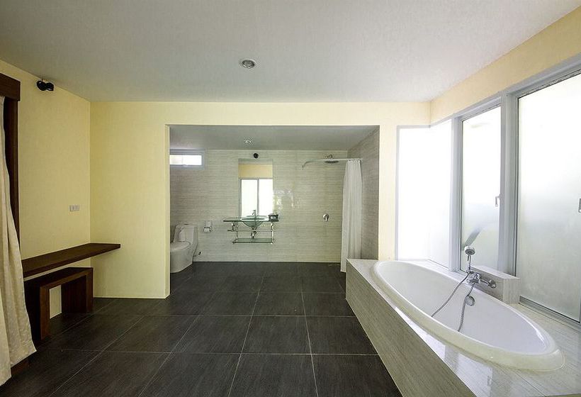 Hotel The Living Pool Villas 12