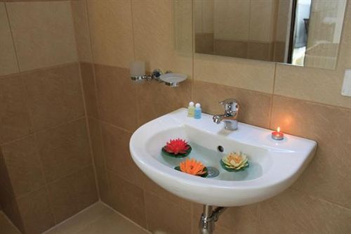 Chaweng Noi Residence 16