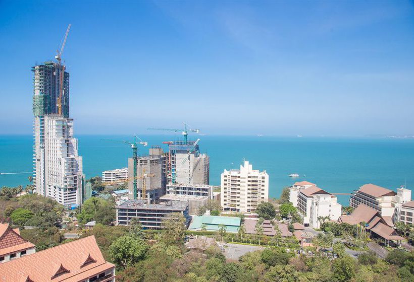 Hotel R-con Wongamat 11