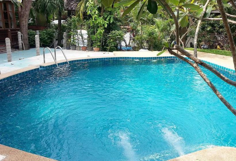 Hotel Deeden Pattaya Resort 3