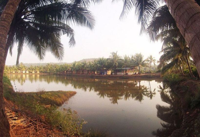 Hotel Om Lake Resort 1