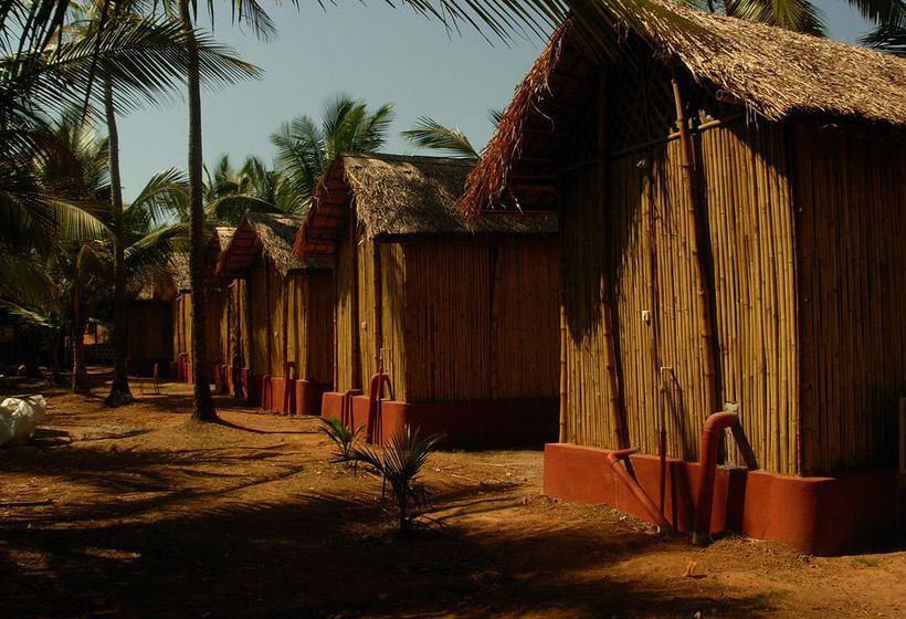 Hotel Om Lake Resort 11