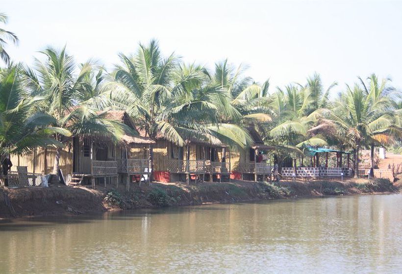 Hotel Om Lake Resort 12