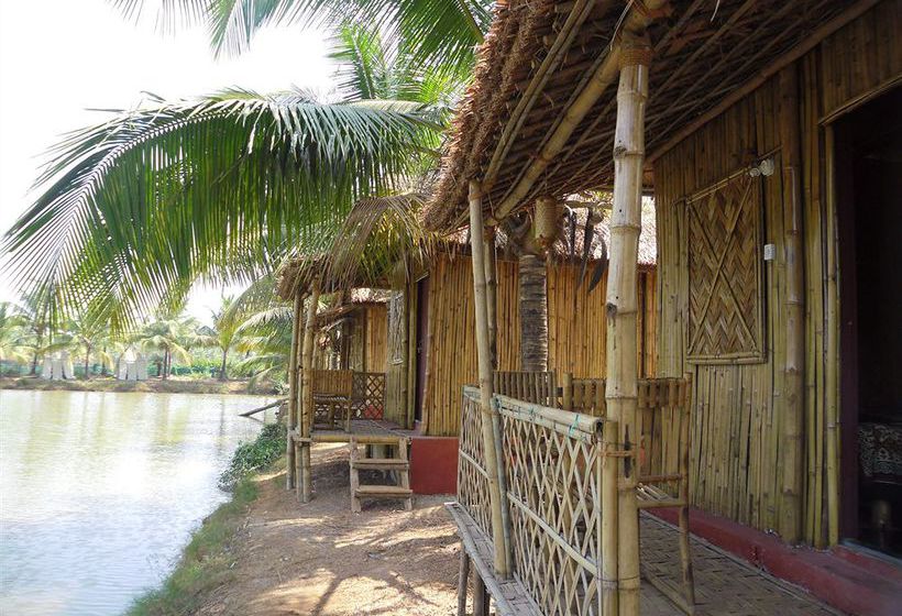 Hotel Om Lake Resort 13