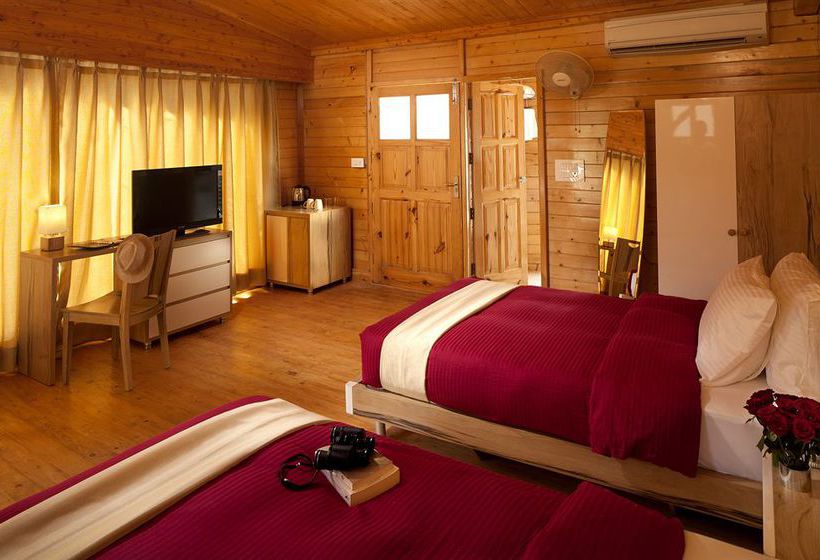 Hotel Raga On The Ganges 1