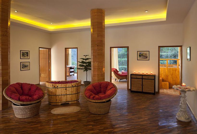 Hotel Raga On The Ganges 4