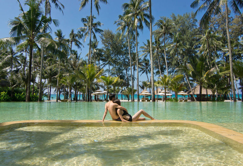 Resort High Season 11