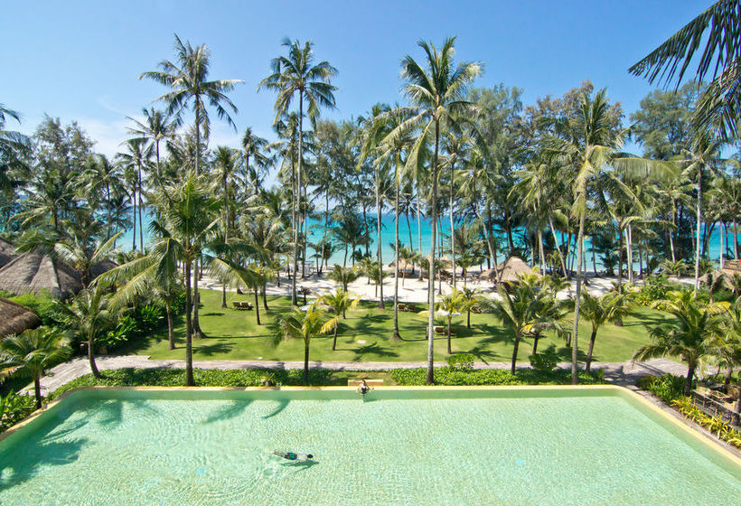 Resort High Season 12