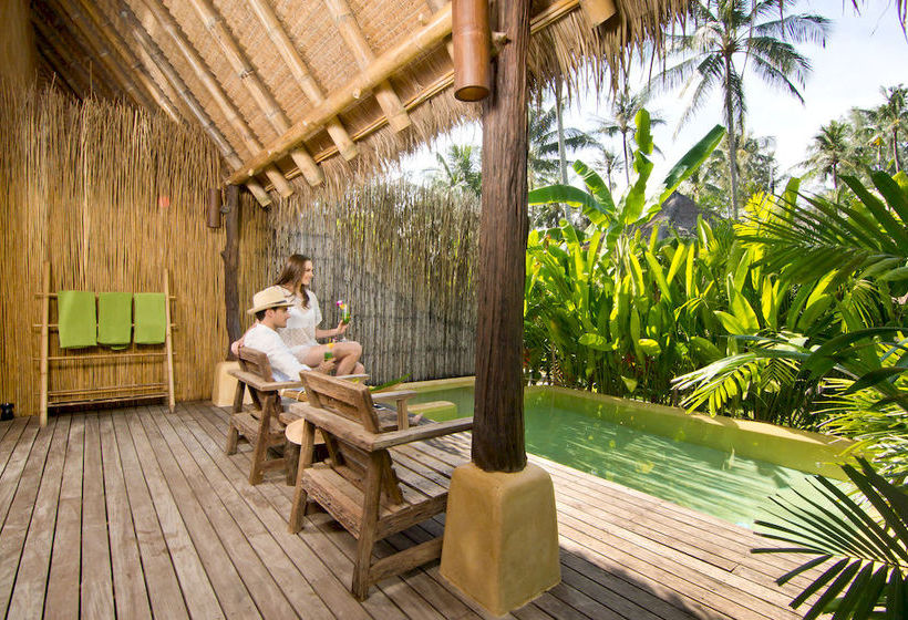 Resort High Season 14