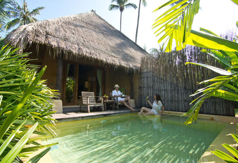 Resort High Season 15