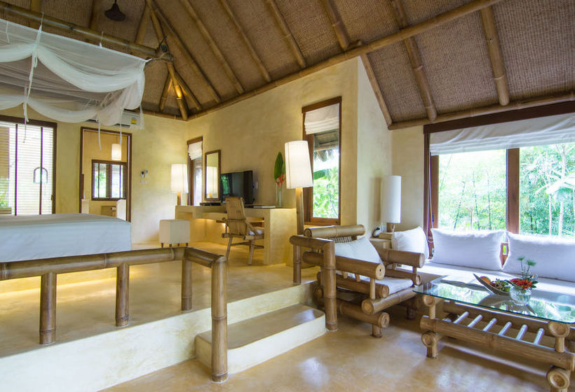 Resort High Season 17