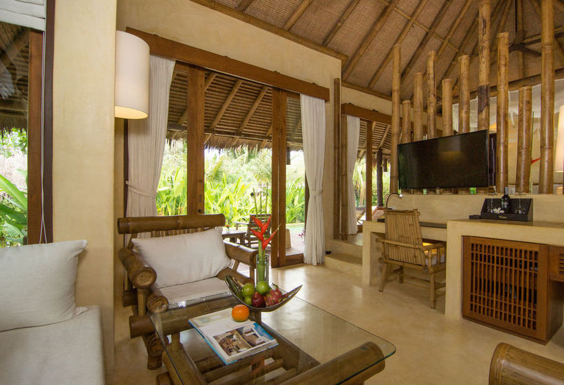 Resort High Season 18