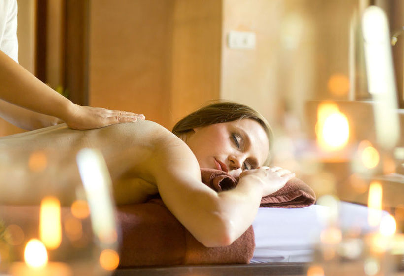 Resort High Season 8