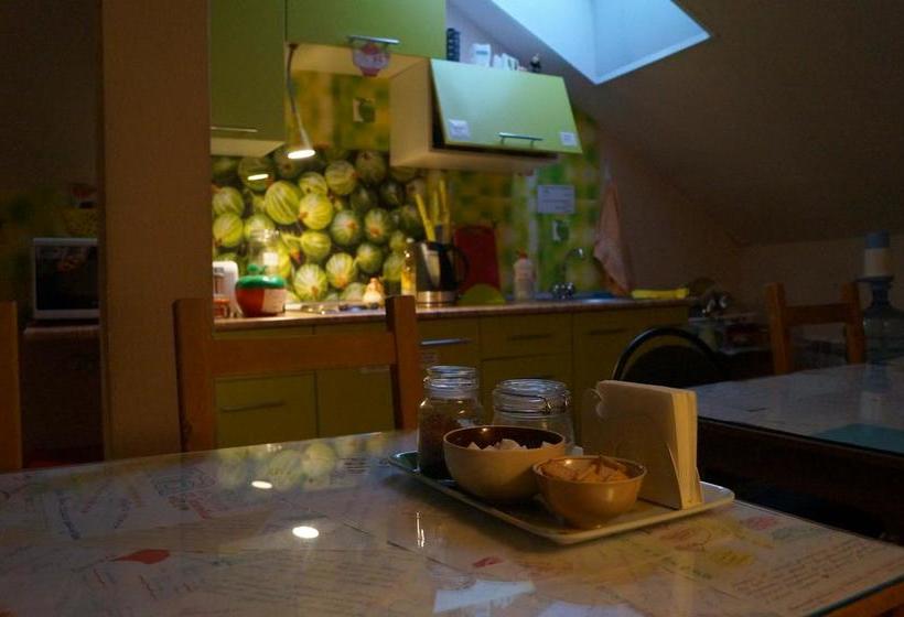 Green Point Hostel 10