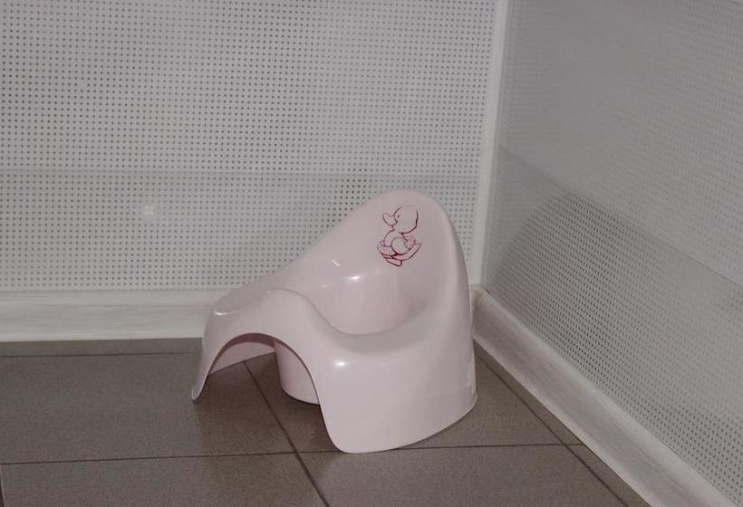 Green Point Hostel 18