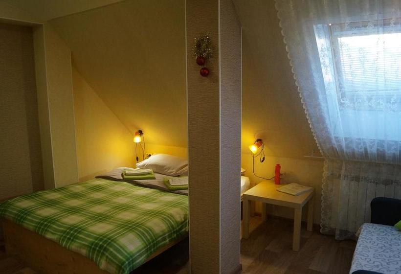 Green Point Hostel 5