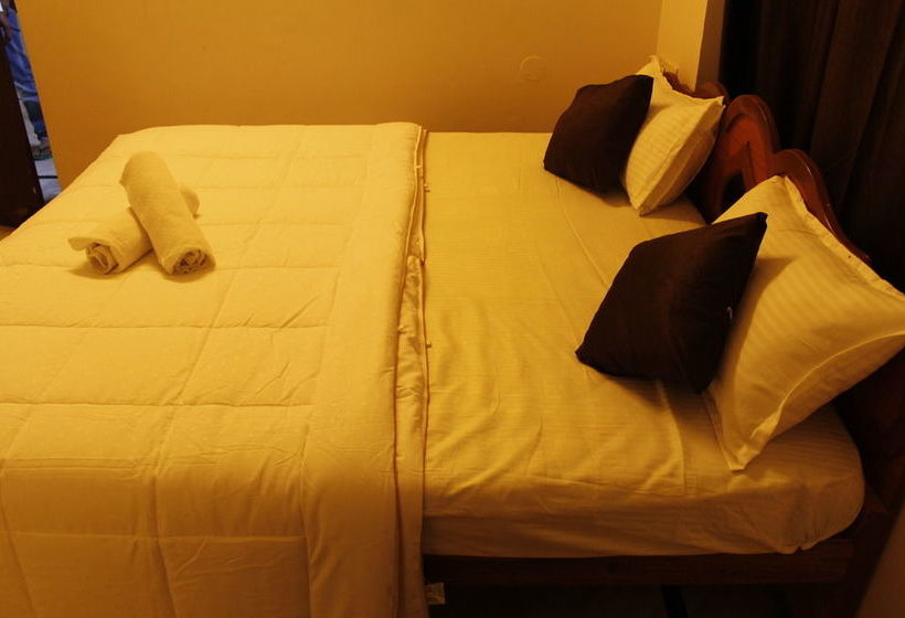 Hotel Dylan Cafe & Guest House 10