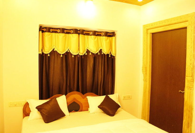 Hotel Dylan Cafe & Guest House 14