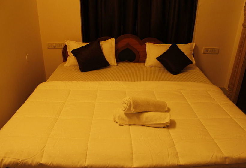 Hotel Dylan Cafe & Guest House 17