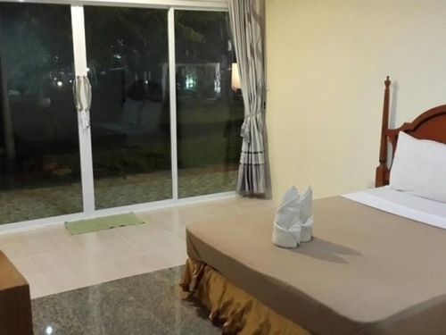 Hotel Starlight Beach Resort Chumphon 1