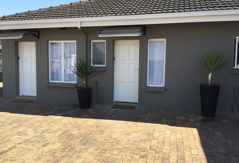 Hotel Leika Airport Lodge 1