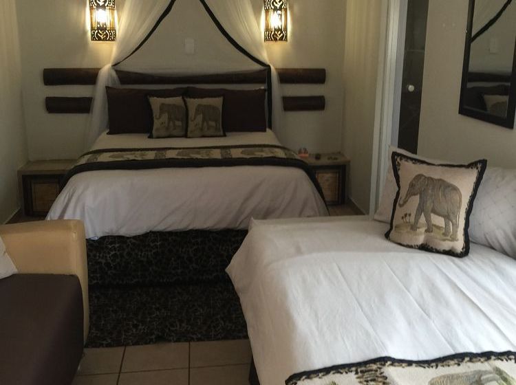 Hotel Leika Airport Lodge 10