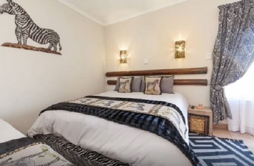 Hotel Leika Airport Lodge 12