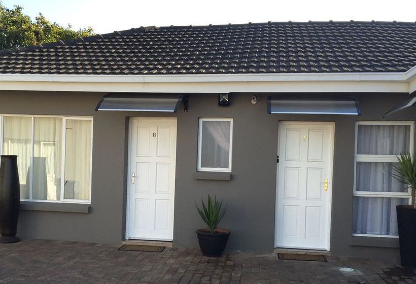 Hotel Leika Airport Lodge 3